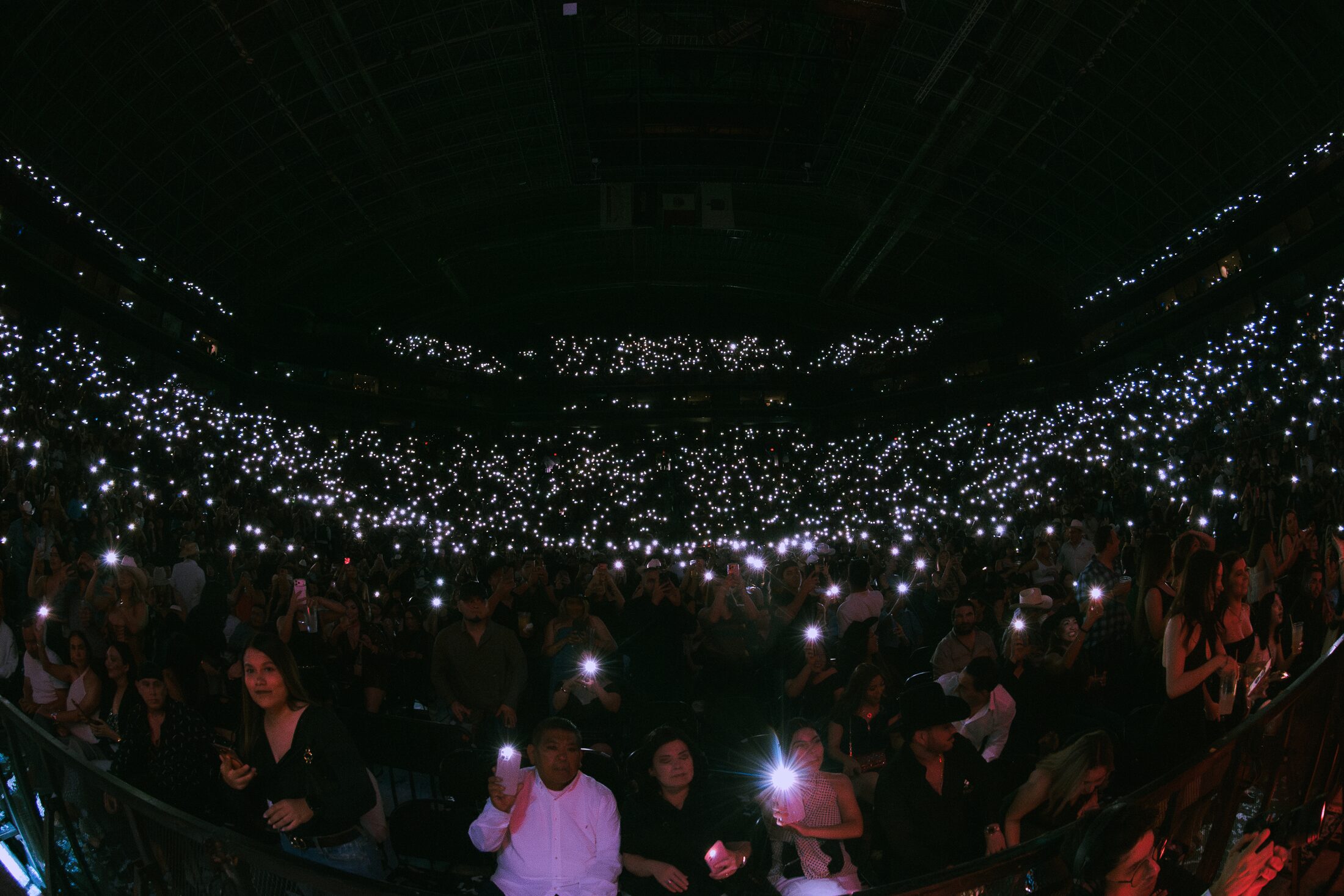 El público durante el concierto de Remmy Valenzuela